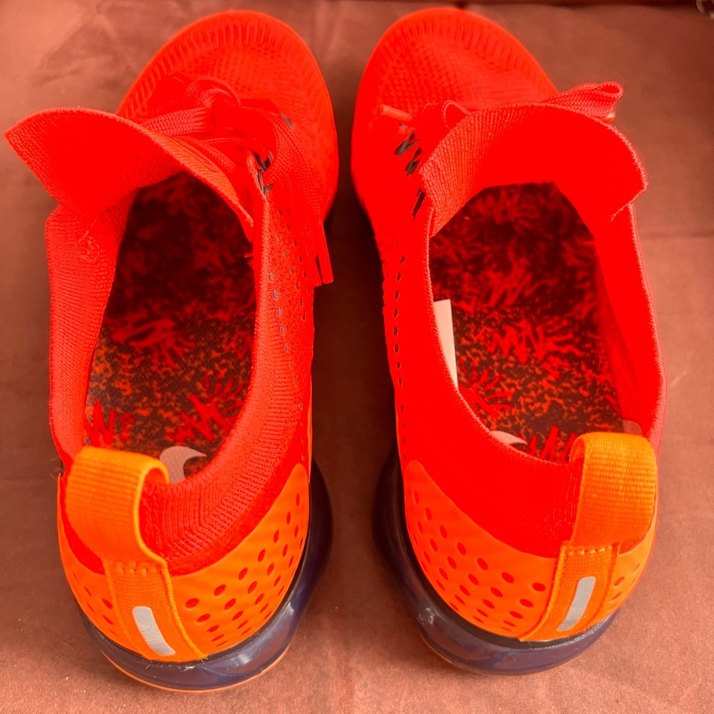 Vapormax Flyknit 2 by Nike - Picture 4 of 7